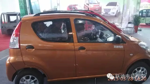 躍迪電動(dòng)汽車(chē)亮相2015中國(guó)（北方）新能源汽車(chē)展覽交易會(huì)