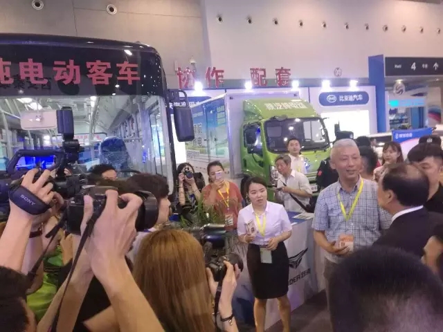 躍迪汽車帶您走進2017絲博會暨21屆西洽會，感受展會盛況