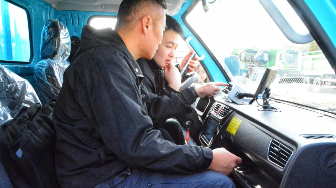 躍迪新能源汽車：綠色動力，引領(lǐng)未來環(huán)衛(wèi)新風尚·
